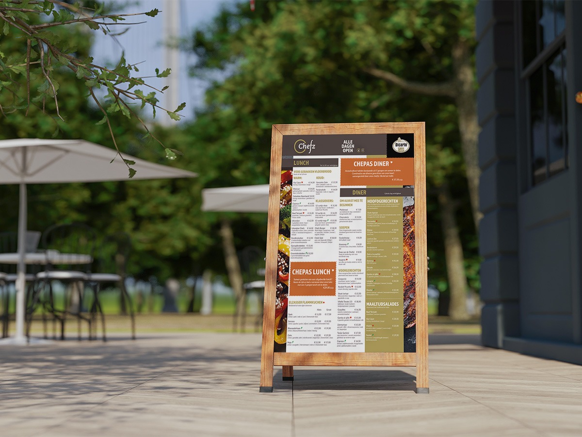 Poster bij het terras van Chefz met het menu